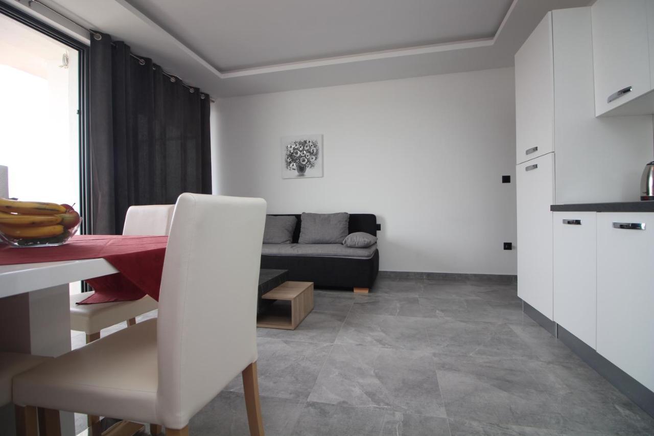 Apartments Toni Primošten Buitenkant foto