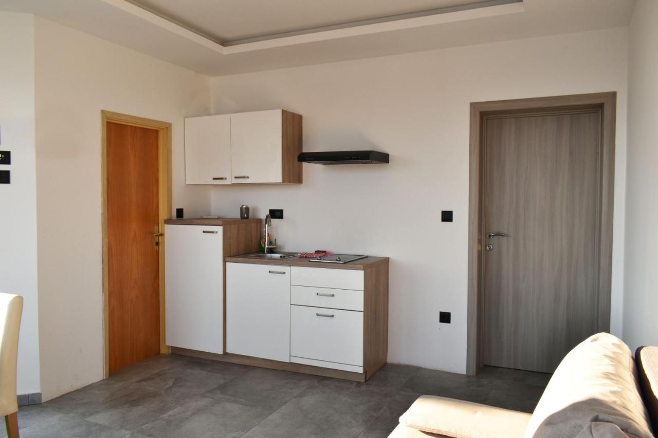 Apartments Toni Primošten Buitenkant foto