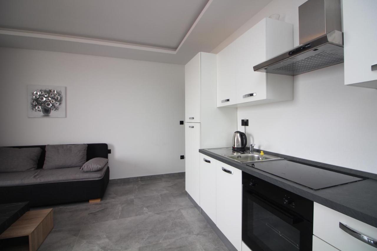 Apartments Toni Primošten Buitenkant foto