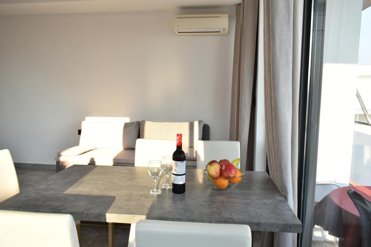 Apartments Toni Primošten Buitenkant foto