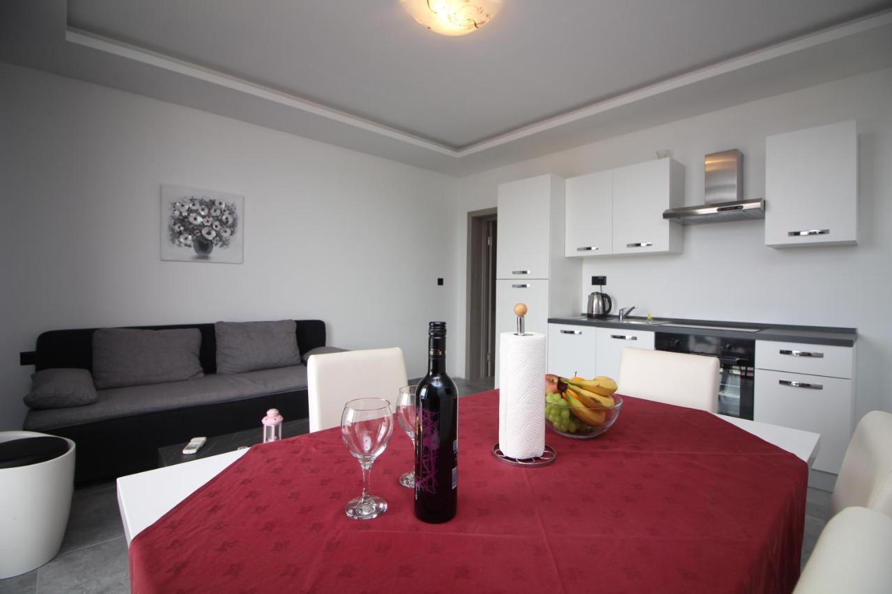 Apartments Toni Primošten Buitenkant foto