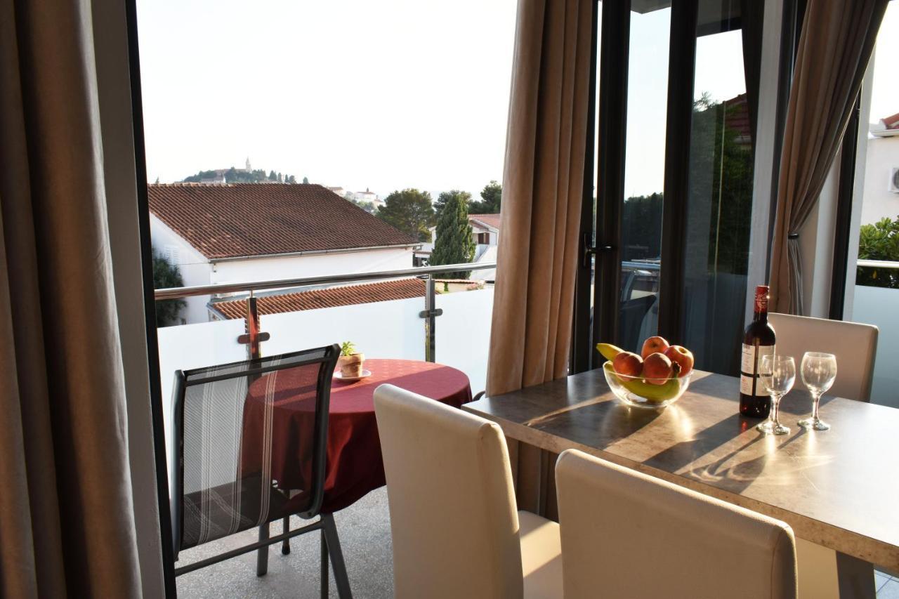 Apartments Toni Primošten Buitenkant foto